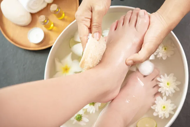 Feet Herbal Soak & Foot Massage